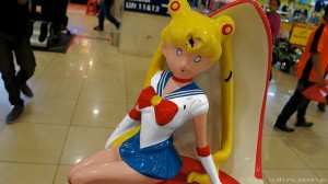 sailor moon luna statue