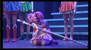 Sailor Moon Petite Étrangère musical - Sailor Chibi Moon mourns Sailor Pluto