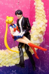 Original anime colour Sailor Moon and Tuxedo Mask S. H. Figuarts figures