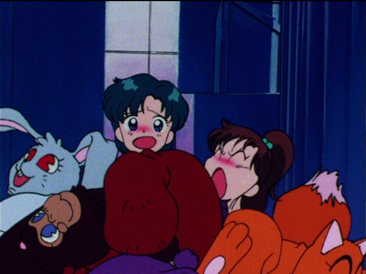 Sailor Moon R episode 56 - Fur pile