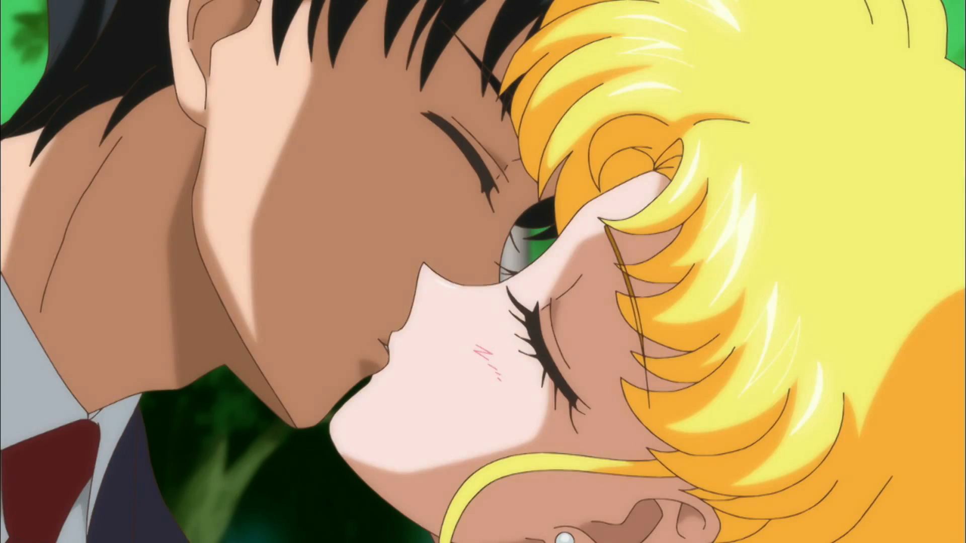 Sailor Moon Crystal season 2 trailer - Mamoru and Usagi kissing.