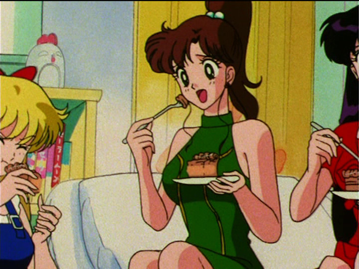 Sailor Moon S episode 107 - Usagi has many Sailor Moon books