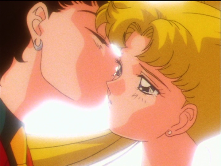 Sailor Moon Sailor Stars episode 195 - Seiya kissing Usagi