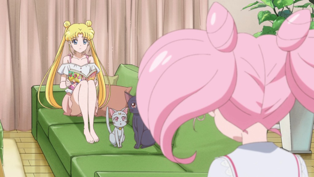 Sailor Moon Crystal Act 32 - Usagi reading Nakayoshi