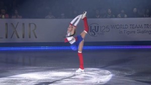 Evgenia Medvedeva's Sailor Moon Figure Skating Routine - Sailor Moon spins