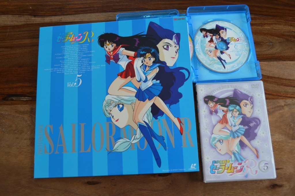 Sailor Moon R Japanese Blu-Ray vol. 1 - Disc 4 art comparison
